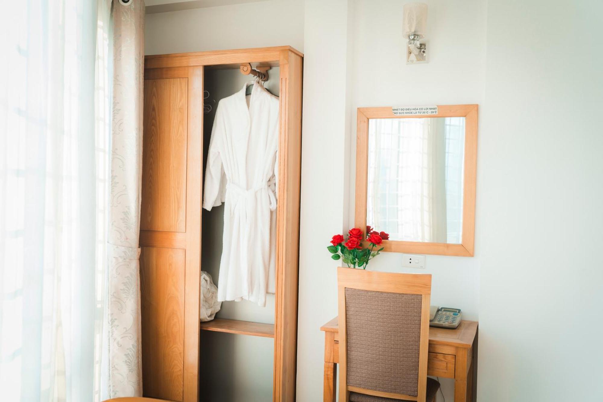 Victoria Hotel Me Tri Ханой Екстериор снимка